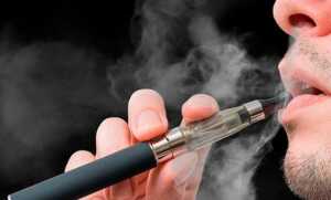 Aseguran que fumar cigarrillos electrónicos eleva riesgo de insuficiencia cardíaca