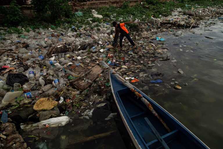 Venezuela está entre los 20 países que más llevan plástico al océano