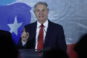 Candidato presidencial chileno defiende idea de valla en la frontera