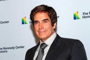 Acusan a David Copperfield de agresión sexual contra 16 mujeres