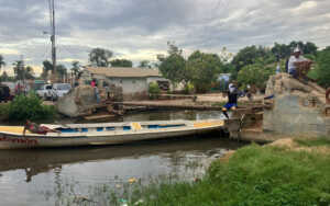 Inicia rehabilitación de puente peatonal entre Santa Rosa y Rincón del Mangle