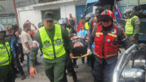 Accidente en la carretera Caracas-La Guaira deja 12 personas heridas