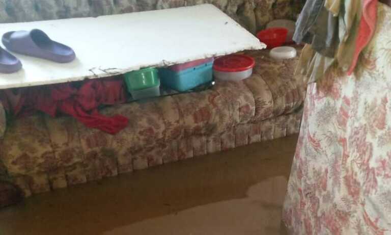 Familia de Los Puertos pide ayuda tras perder todos sus enseres por la lluvia