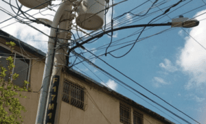 Vecinos de San Jacinto exigen a Corpoelec recuperar el alumbrado público