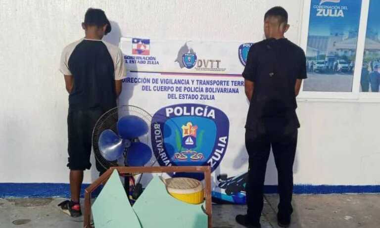 Arrestan a dos jóvenes por robar en una vivienda de la C-3