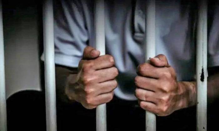 Lo condenan a 12 años de prisión por abusar de su hijastra de 15 años