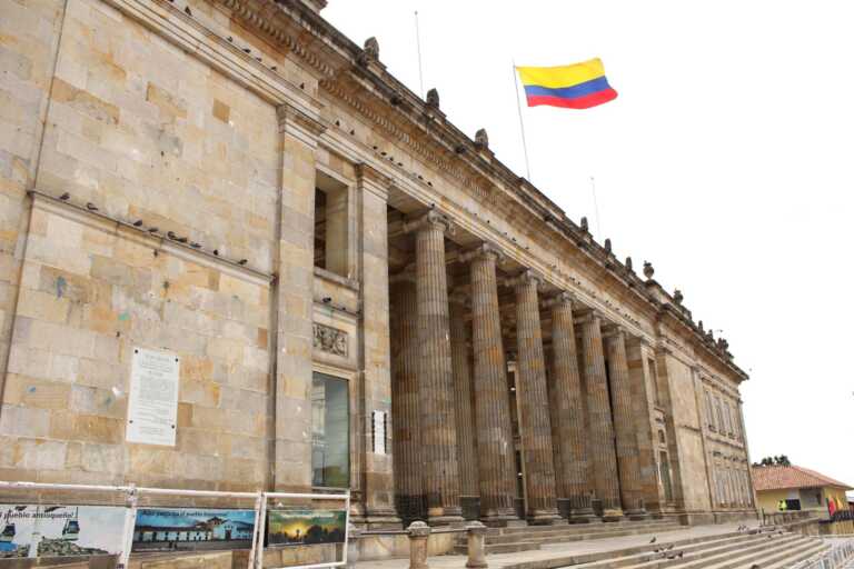 Congreso colombiano aprueba inversión entre Colombia y Venezuela