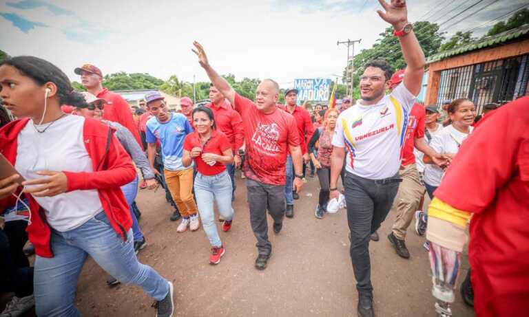 Diosdado Cabello pide desde Amazonas “enfrentar a los violentos”