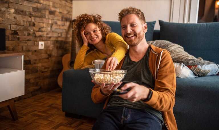 Disfrutar de películas desde la comodidad del hogar: Una experiencia cinematográfica en tu sala