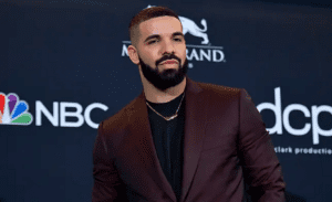 Tirotean en la puerta de la mansión de Drake a uno de sus escoltas
