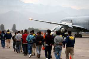 Chile avanza gestiones para concretar expulsión de migrantes a Venezuela