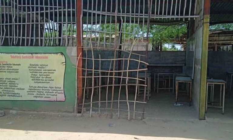 Más de 350 niños estudian entre las ruinas de una escuela en Guajira