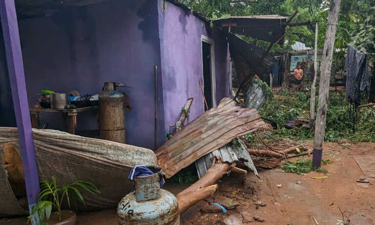 Familias de Los Puertos claman ayuda tras devastadoras lluvias del sábado