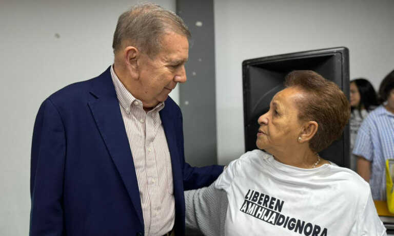 Edmundo González envía mensaje de felicitación a las madres venezolanas