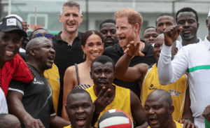 Harry y Meghan terminan visita de tres días en Nigeria