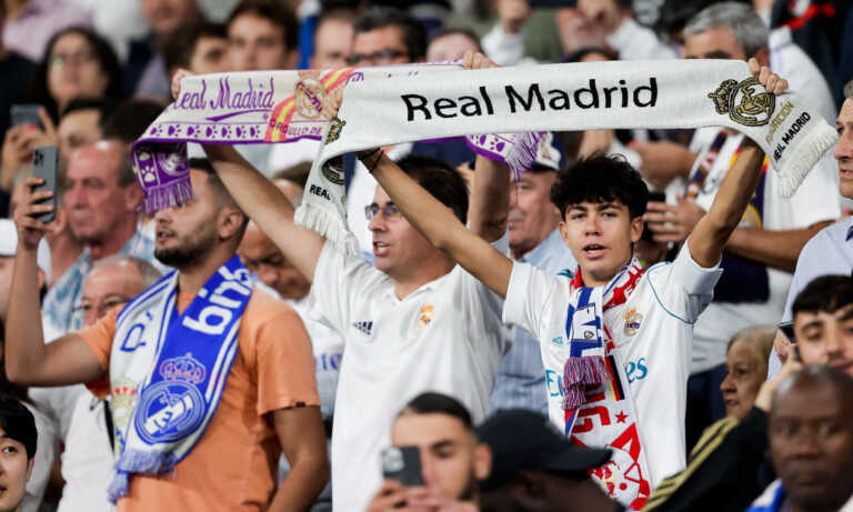 El Real Madrid requisa 138 carnets de socios a los que expulsará por reventa