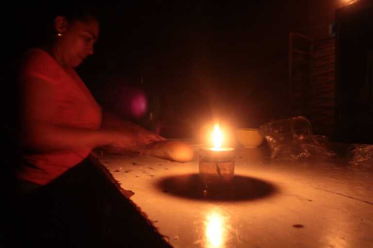 Madres zulianas esperan celebrar su día sin cortes de luz