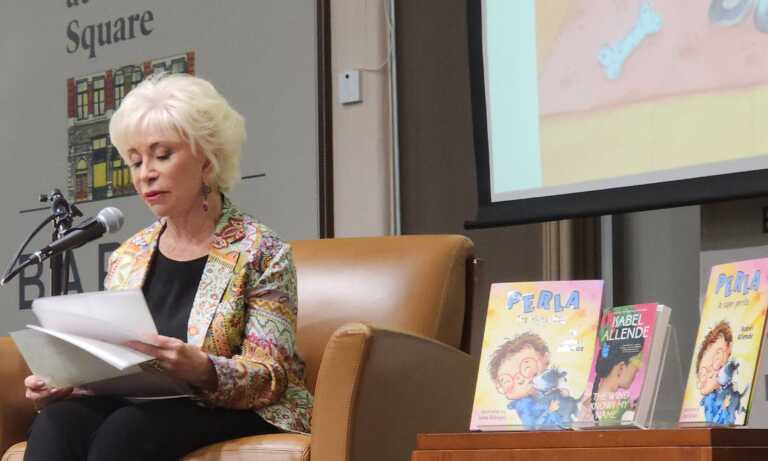 Isabel Allende presenta en Nueva York su primer libro para niños