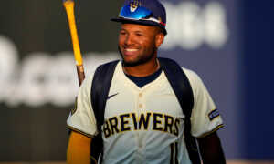 Milwaukee espera por el despertar de Jackson Chourio