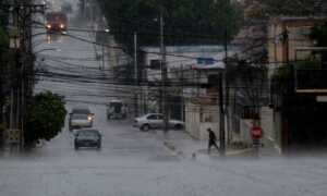 Maracaibo amanece con lluvia moderada y prevén chubascos en el Zulia