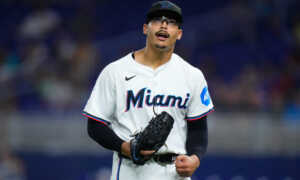 Jesús Luzardo blanquea a Milwaukee