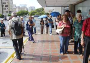 Pagan los 130 bolívares de la pensión de agosto