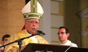 Monseñor Lückert sigue internado en UCI por covid-19