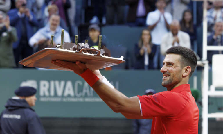 Djokovic celebra cumpleaños, debut y triunfo en Ginebra