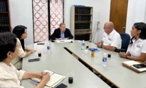 Edmundo González Urrutia se reúne con familiares de presos políticos