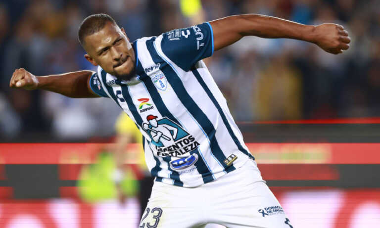 Salomón Rondón guía al Pachuca a los cuartos de final