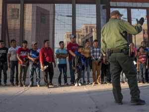 EE. UU. guarda muestras de ADN de inmigrantes bajo etiqueta de “delincuente”