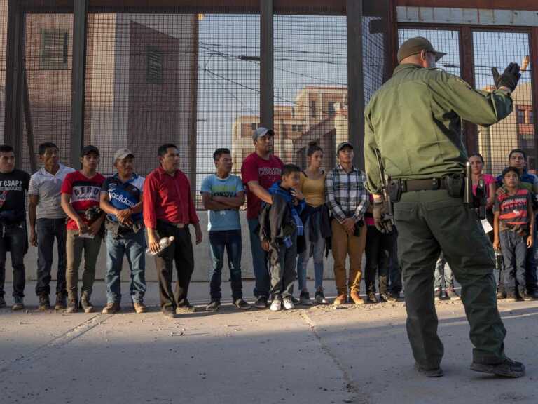 EE. UU. guarda muestras de ADN de inmigrantes bajo etiqueta de “delincuente”