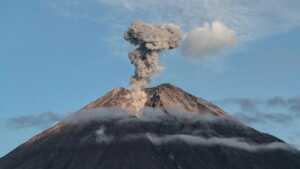 Los tres volcanes activos en Ecuador muestran intensidades entre moderada y alta