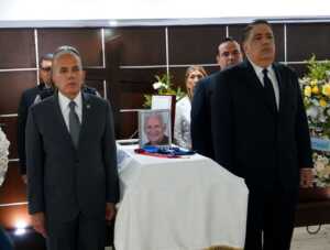 Gobernación despide a Américo Gollo Chávez con Guardia de Honor regional