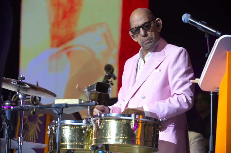 El salsero Willie Rosario celebra sus 100 años “feliz” de seguir en la música