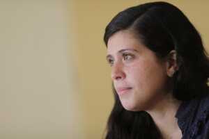 Andreína Baduel denuncia que su hermano sufre aislamiento prolongado en prisión