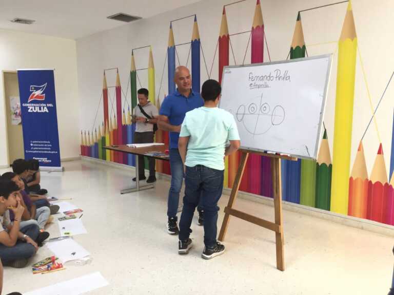 Más de 70 niños marabinos disfrutan del Taller de Caricatura impartido por Fernando Pinilla