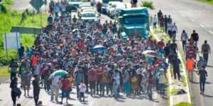 Nueva caravana de migrantes parte del sur de México a 2 días de las elecciones