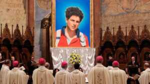 El Papa hará santo a Carlo Acutis, el “apóstol de internet”