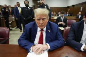 Trump podría ir a la cárcel por desacato de “orden mordaza”