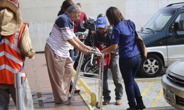 Gobierno promete mejorar el ingreso de los pensionados en junio