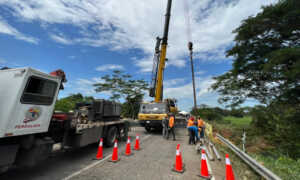 Gobierno activa 3 frentes de trabajo tras caída del puente en la Falcón-Zulia