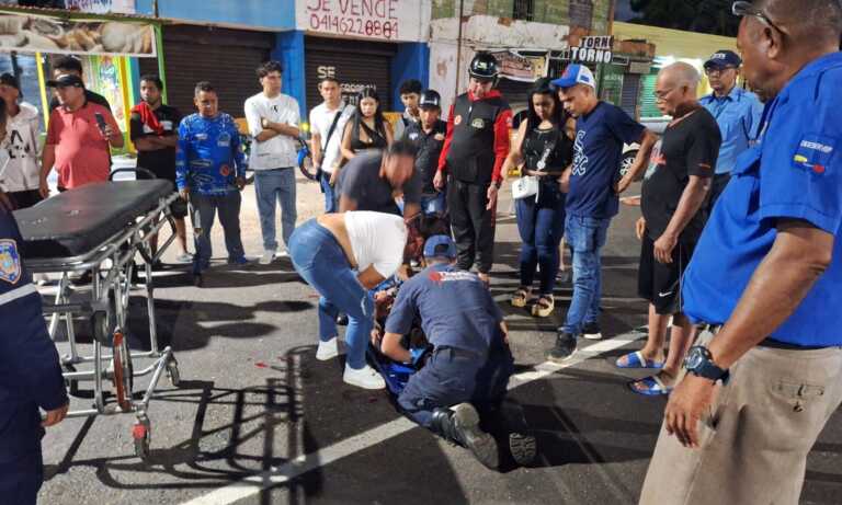 Muere mototaxista y su pasajero tras chocar contra un carro en la C-2