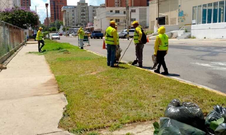 Plan de Desmalezamiento de la Alcaldía llega acompañado de reforestación