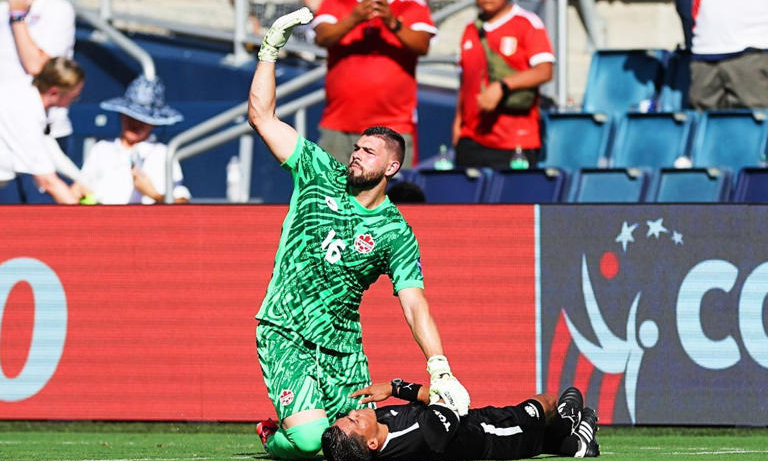 Árbitro asistente se desmaya antes del descanso del partido entre Perú y Canadá