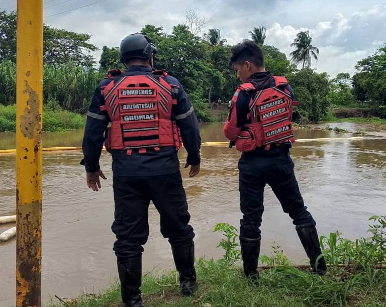 Buscan a niño desaparecido desde el lunes en río de Anzoátegui