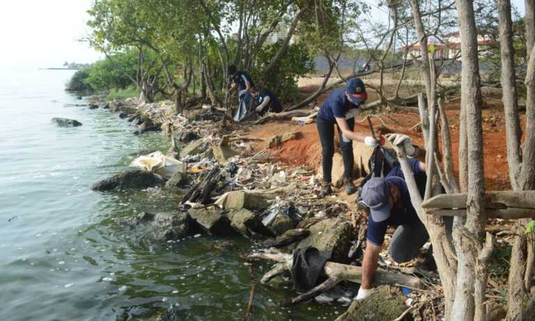 Suman 76.620 toneladas de desechos petrolizados extraídas del Lago