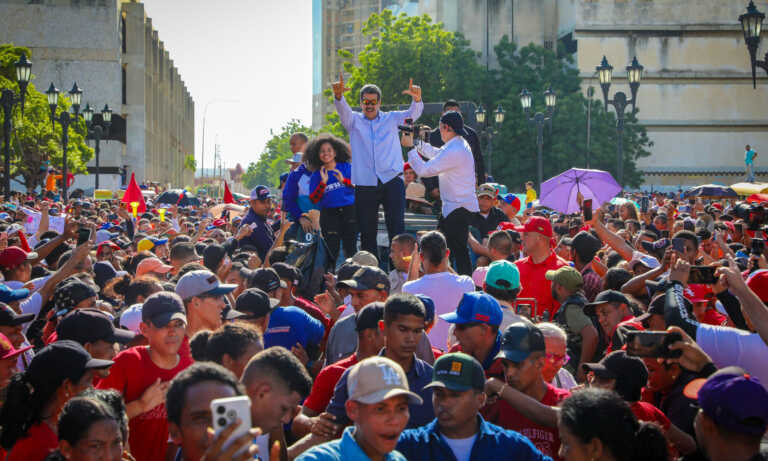 Maduro hace visita sorpresa a Maracaibo y se reúne con el Psuv para reforzar el 1×10