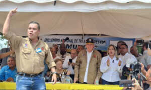 Edmundo González se reúne con trabajadores de empresas básicas de Guayana