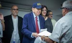 González Urrutia propone modernizar la educación para evitar “evasión masiva de estudiantes”